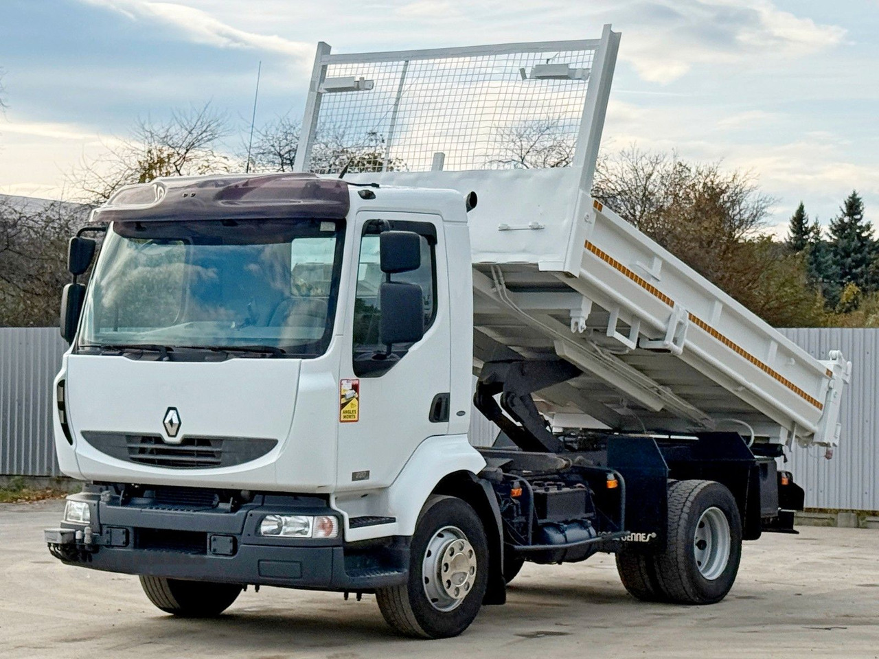 Renault MIDLUM 220 DCI *KIPPER 3,80m * BORDMATIC - Xe ben, Xe cẩu tự hành: hình 2 Renault MIDLUM 220 DCI *KIPPER 3,80m * BORDMATIC - Xe ben, Xe cẩu tự hành: hình 2