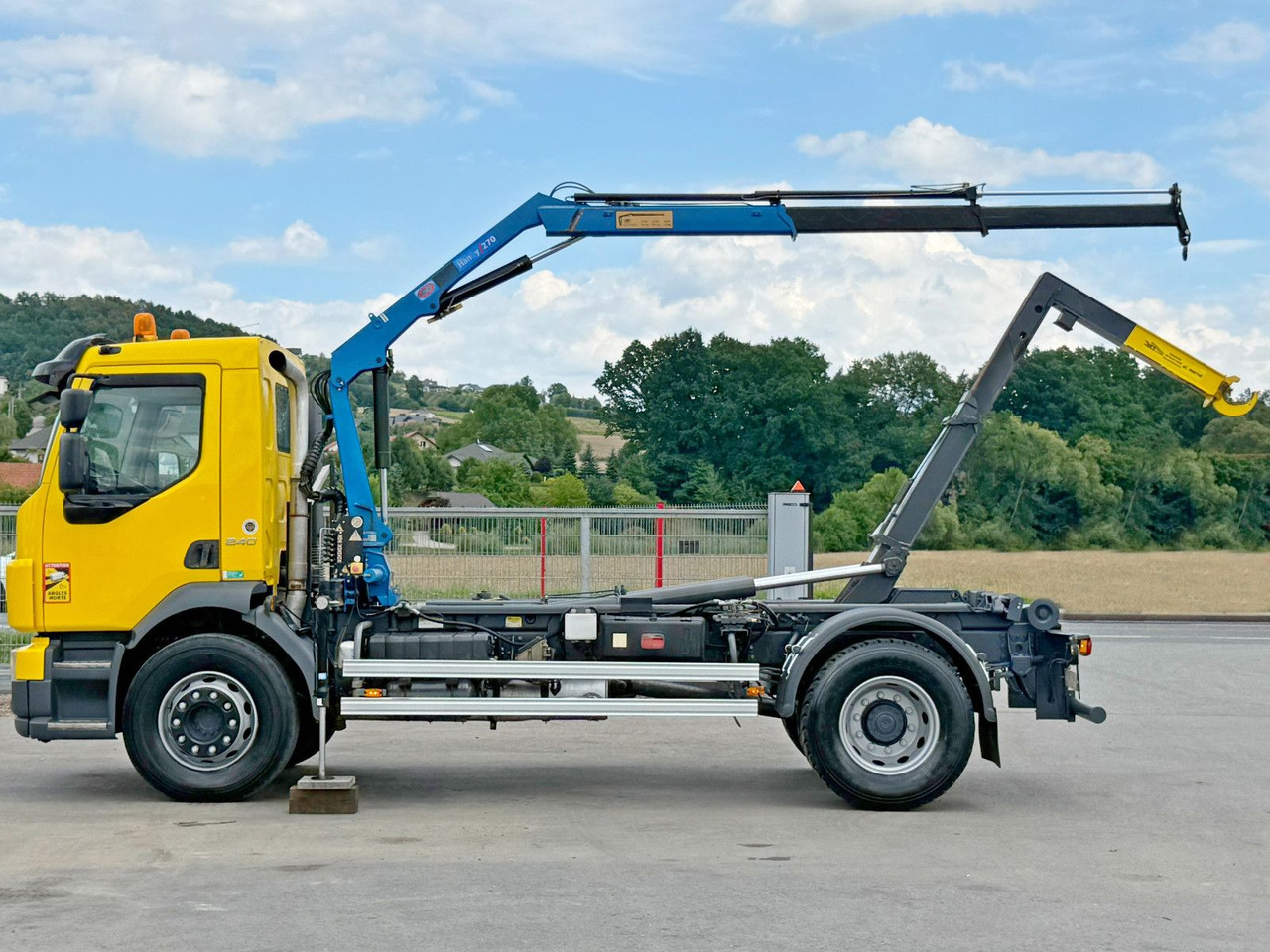 Volvo FL 240 * Abrollkipper * HMF 270 K2 * TOPZUSTAND - Xe tải nâng móc: hình 5 Volvo FL 240 * Abrollkipper * HMF 270 K2 * TOPZUSTAND - Xe tải nâng móc: hình 5