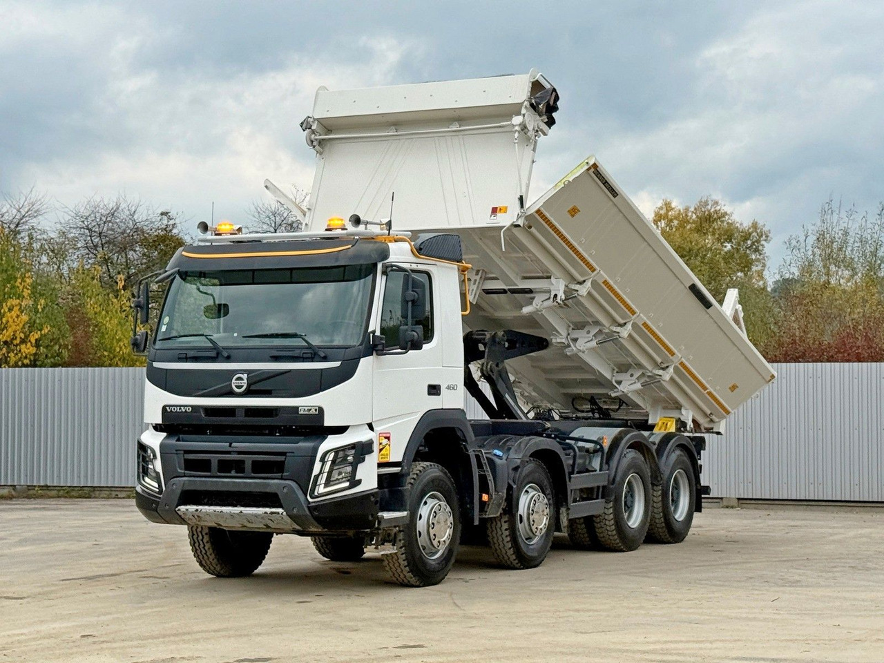 Volvo FMX 460 Kipper * BORDMATIC * 8x4 * TOPZUSTAND - Xe ben: hình 2 Volvo FMX 460 Kipper * BORDMATIC * 8x4 * TOPZUSTAND - Xe ben: hình 2