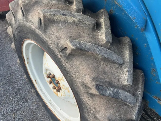 FORD 3600 C/W FRONT LOADER - Máy cày: hình 5 FORD 3600 C/W FRONT LOADER - Máy cày: hình 5