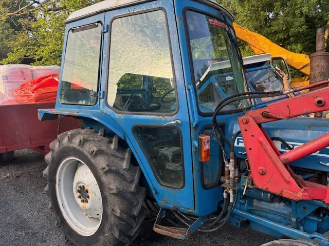 FORD 3600 C/W FRONT LOADER - Máy cày: hình 3 FORD 3600 C/W FRONT LOADER - Máy cày: hình 3