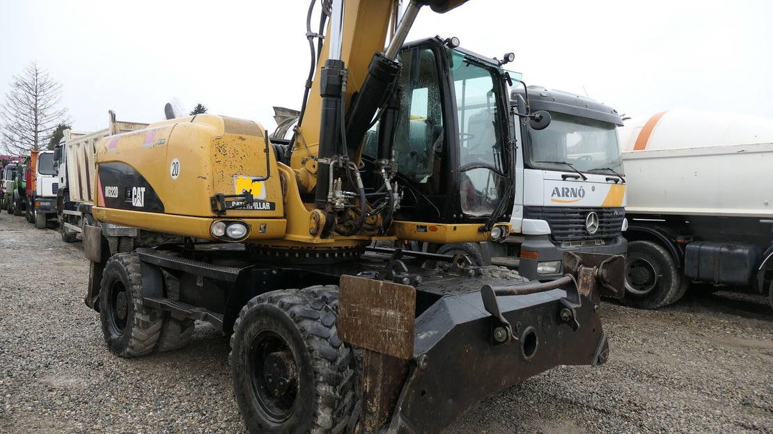 Caterpillar 322 D - Máy xúc bánh lốp: hình 3 Caterpillar 322 D - Máy xúc bánh lốp: hình 3