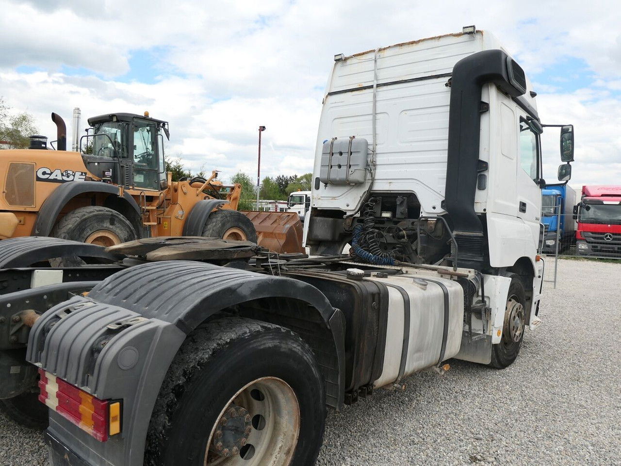 Mercedes-Benz Axor 1843 - Xe đầu kéo: hình 5 Mercedes-Benz Axor 1843 - Xe đầu kéo: hình 5
