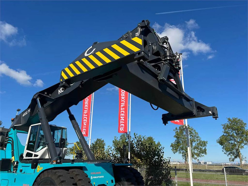 KONECRANES LIFTACE 4532 TCE5 - Xe tiếp cận xếp chồng: hình 3 KONECRANES LIFTACE 4532 TCE5 - Xe tiếp cận xếp chồng: hình 3