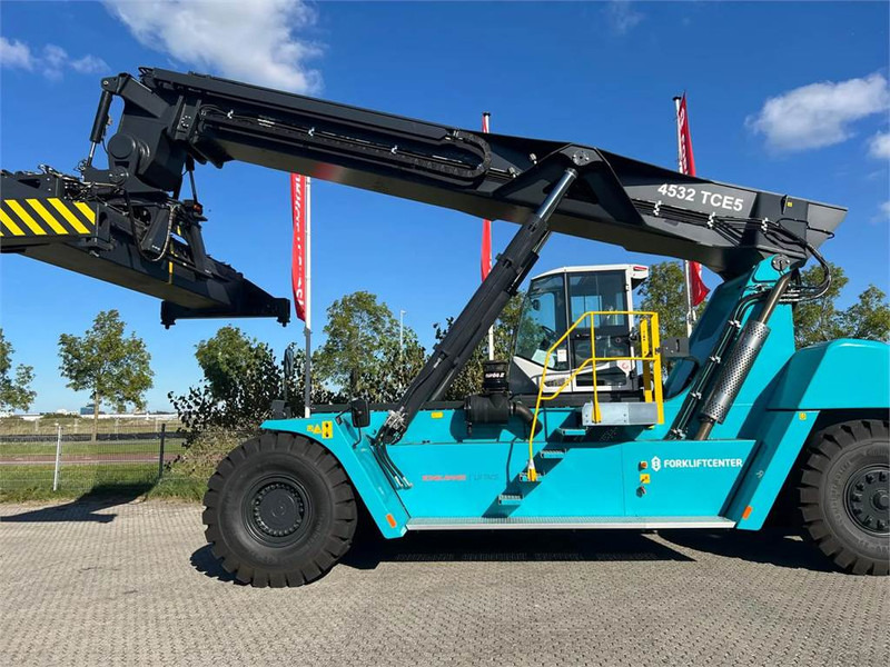 KONECRANES LIFTACE 4532 TCE5 - Xe tiếp cận xếp chồng: hình 2 KONECRANES LIFTACE 4532 TCE5 - Xe tiếp cận xếp chồng: hình 2