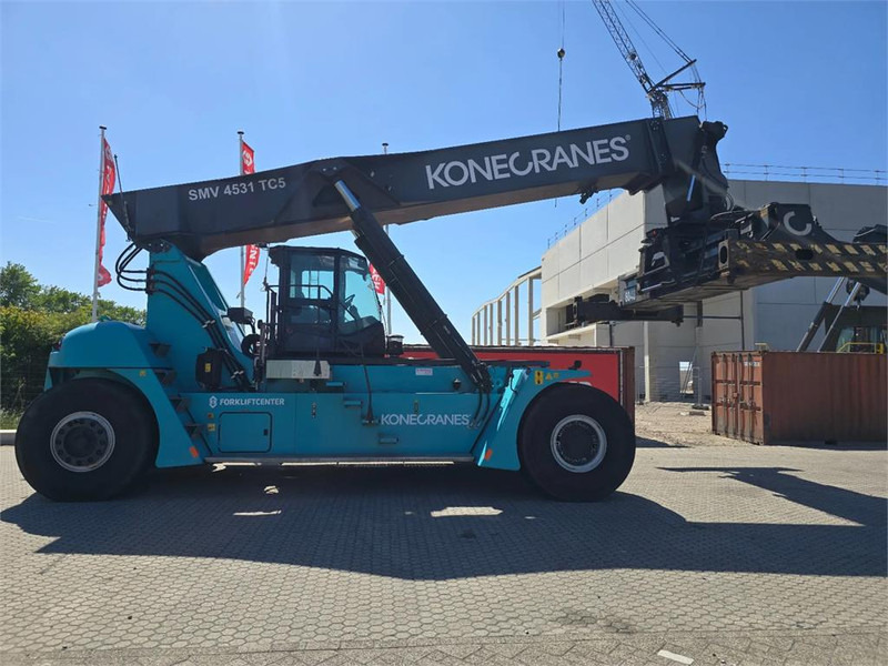 KONECRANES SMV 4531 TC5 - Xe tiếp cận xếp chồng: hình 1 KONECRANES SMV 4531 TC5 - Xe tiếp cận xếp chồng: hình 1