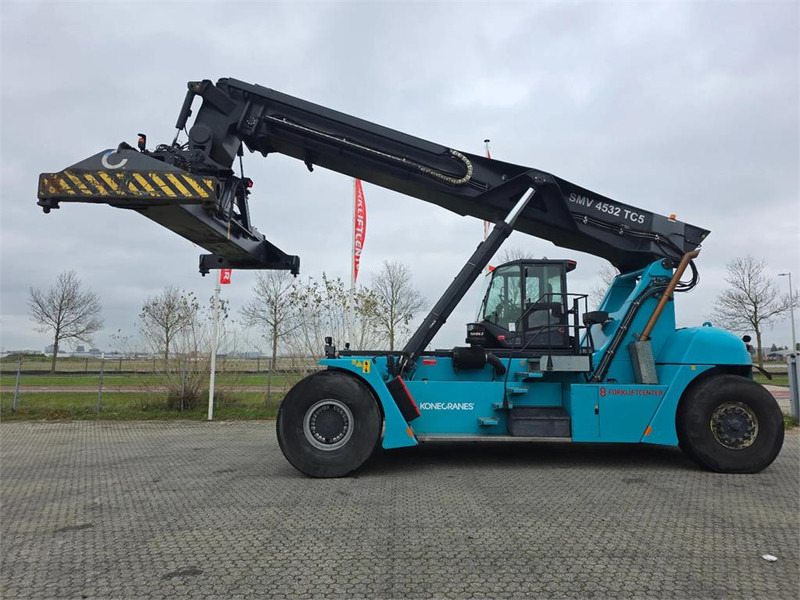 KONECRANES SMV 4532 TC5 - Xe tiếp cận xếp chồng: hình 2 KONECRANES SMV 4532 TC5 - Xe tiếp cận xếp chồng: hình 2