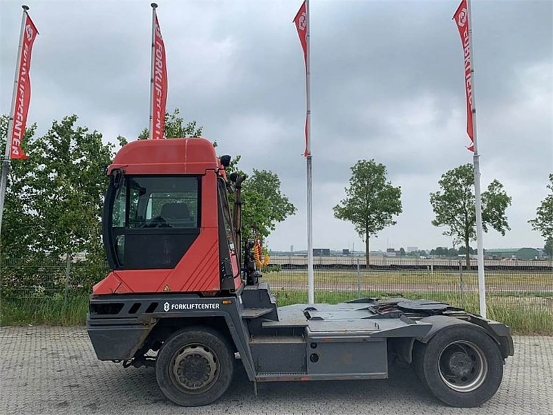 Terberg RT222 4x4 - Máy cày trạm: hình 3 Terberg RT222 4x4 - Máy cày trạm: hình 3