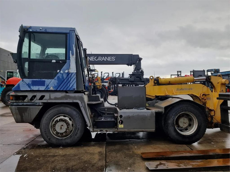 Terberg RT282 4x4 + safeneck - Máy cày trạm: hình 4 Terberg RT282 4x4 + safeneck - Máy cày trạm: hình 4