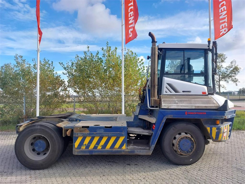 Terberg RT283 4x4 - Máy cày trạm: hình 3 Terberg RT283 4x4 - Máy cày trạm: hình 3