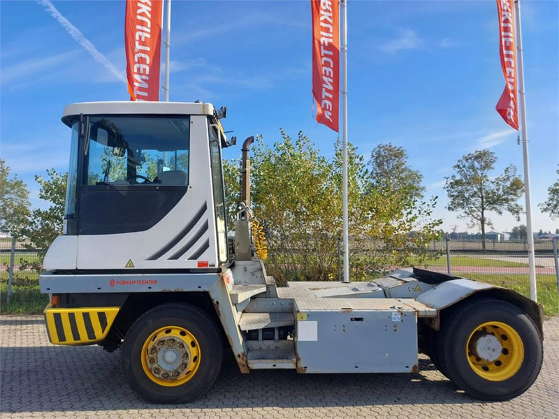 Terberg TT223 - Máy cày trạm: hình 4 Terberg TT223 - Máy cày trạm: hình 4