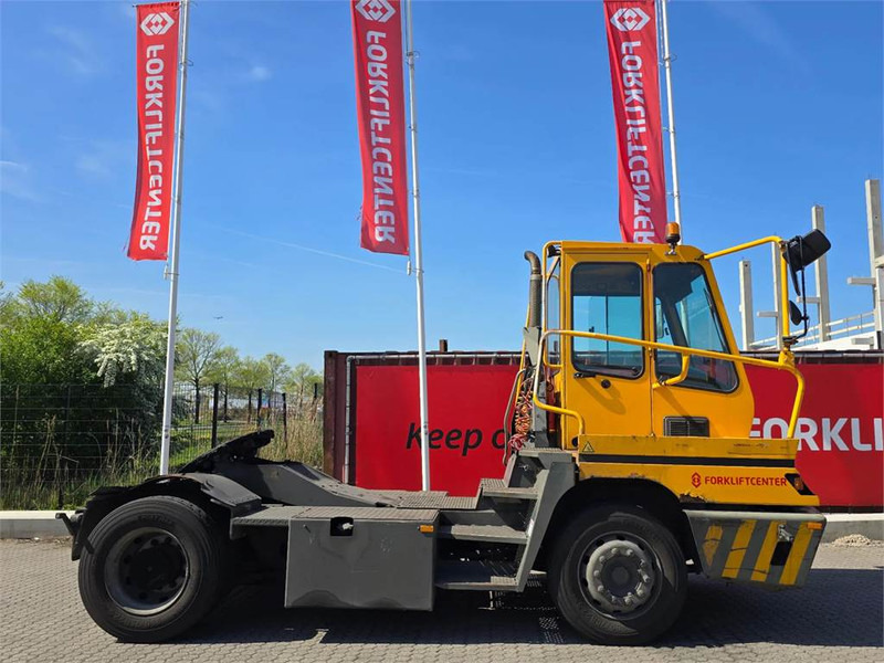 Terberg YT182 - Máy cày trạm: hình 3 Terberg YT182 - Máy cày trạm: hình 3