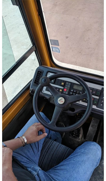 Terberg YT182 - Máy cày trạm: hình 3 Terberg YT182 - Máy cày trạm: hình 3