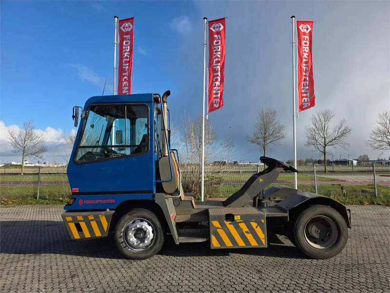 Terberg YT222 - Máy cày trạm: hình 4 Terberg YT222 - Máy cày trạm: hình 4