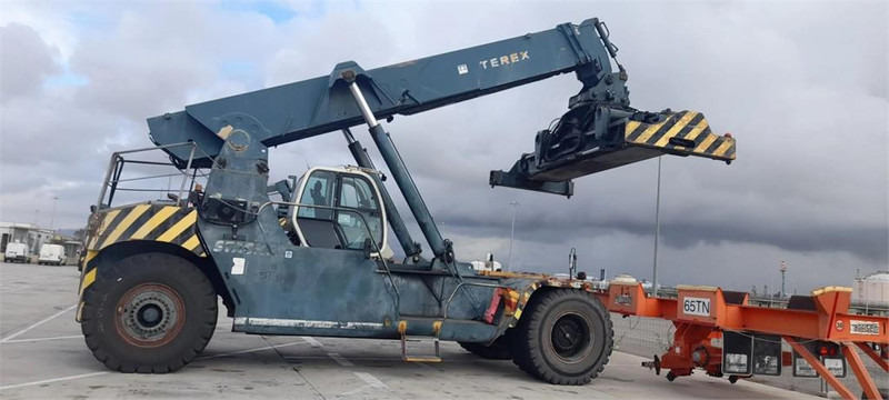 Terex TFC 45L - Xe tiếp cận xếp chồng: hình 4 Terex TFC 45L - Xe tiếp cận xếp chồng: hình 4