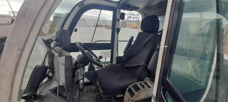 Terex TFC 45L - Xe tiếp cận xếp chồng: hình 2 Terex TFC 45L - Xe tiếp cận xếp chồng: hình 2