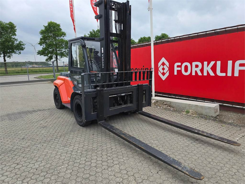 Toyota 8FD70F - Xe nâng diesel: hình 3 Toyota 8FD70F - Xe nâng diesel: hình 3