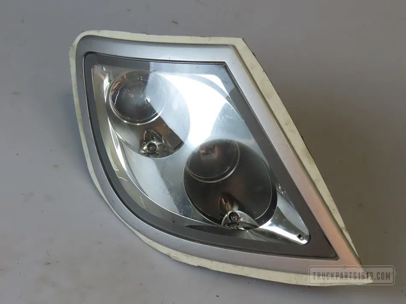 DAF 1784823 Lighting Skylight Re. - Đèn sương mù cho Xe tải: hình 1 DAF 1784823 Lighting Skylight Re. - Đèn sương mù cho Xe tải: hình 1