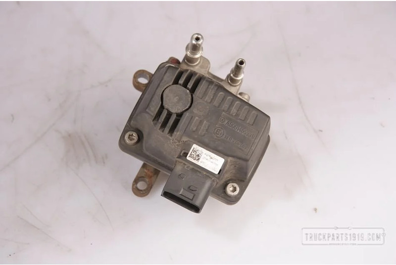 Mercedes-Benz Fuel System Dispenser - Bơm nhiên liệu cho Xe tải: hình 1 Mercedes-Benz Fuel System Dispenser - Bơm nhiên liệu cho Xe tải: hình 1