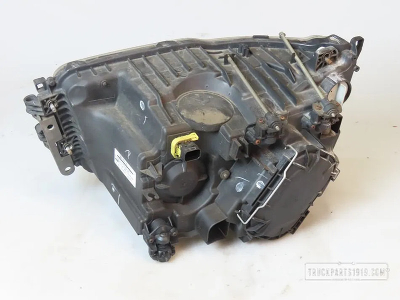 Mercedes-Benz MB A 9608201939 | Lighting Koplamp Re. MP4 - Đèn trước cho Xe tải: hình 2 Mercedes-Benz MB A 9608201939 | Lighting Koplamp Re. MP4 - Đèn trước cho Xe tải: hình 2