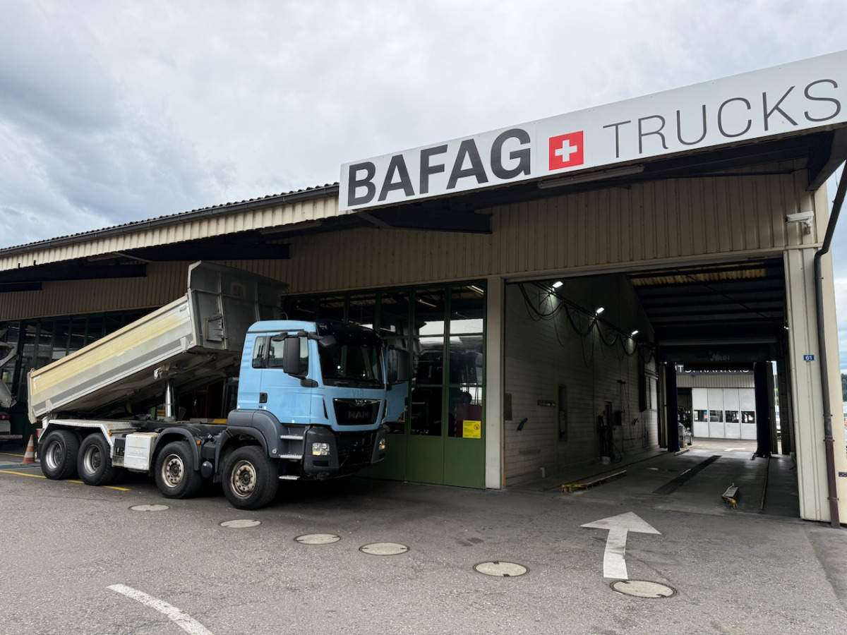 MAN TGS 35.480 8x4 - Xe ben: hình 2 MAN TGS 35.480 8x4 - Xe ben: hình 2