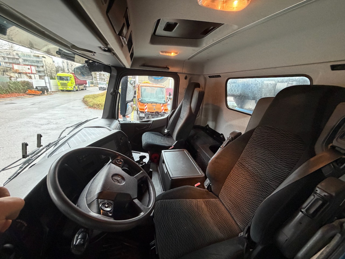 MERCEDES Arocs 4451 - Xe ben: hình 4 MERCEDES Arocs 4451 - Xe ben: hình 4