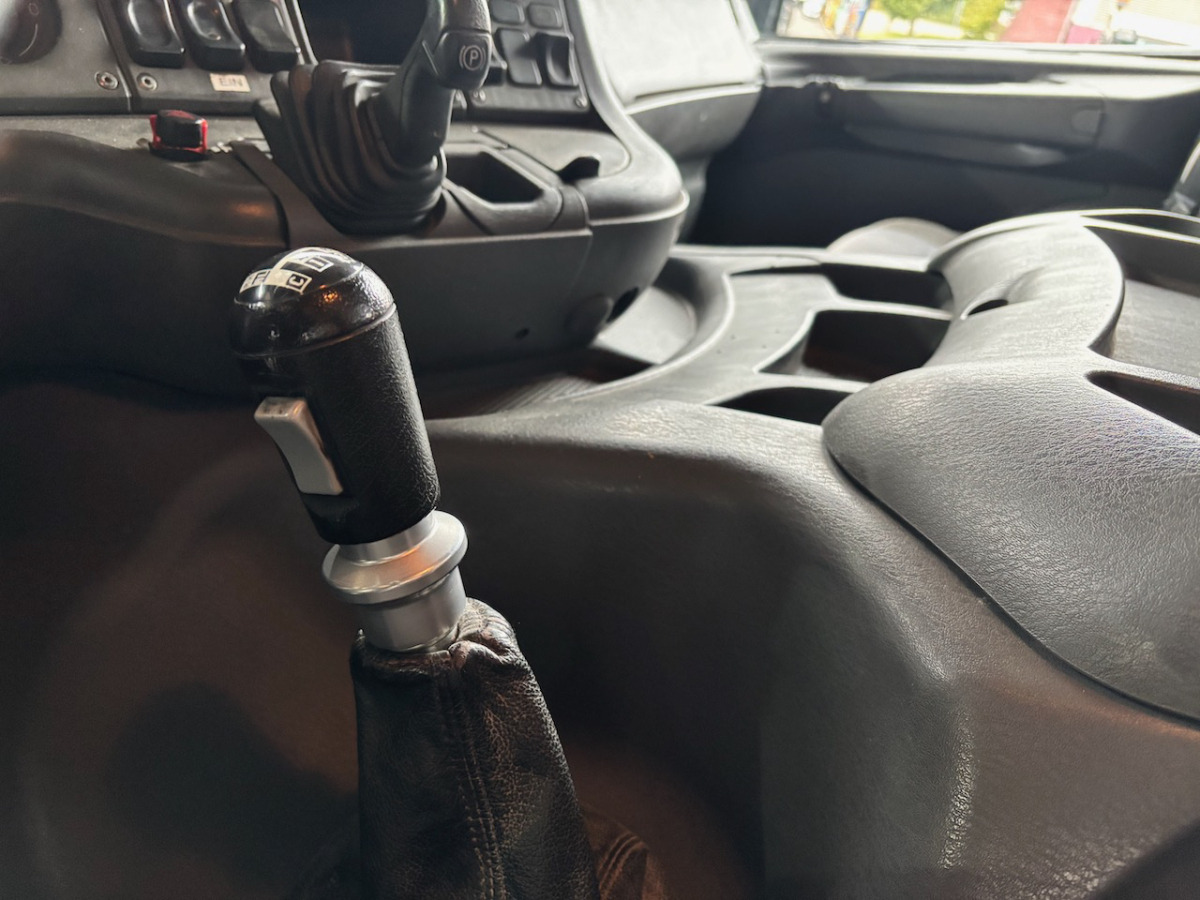 SCANIA P124CB8x4 - Xe trộn bê tông: hình 5 SCANIA P124CB8x4 - Xe trộn bê tông: hình 5