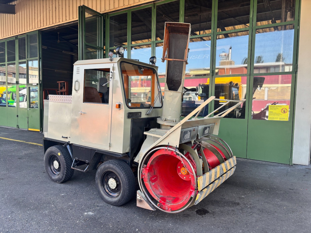 Marke Rolba R200 - Tiện ích/ Xe đặc dụng: hình 1 Marke Rolba R200 - Tiện ích/ Xe đặc dụng: hình 1