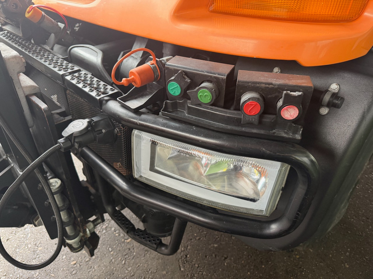 UNIMOG U300 - Tiện ích/ Xe đặc dụng: hình 5 UNIMOG U300 - Tiện ích/ Xe đặc dụng: hình 5