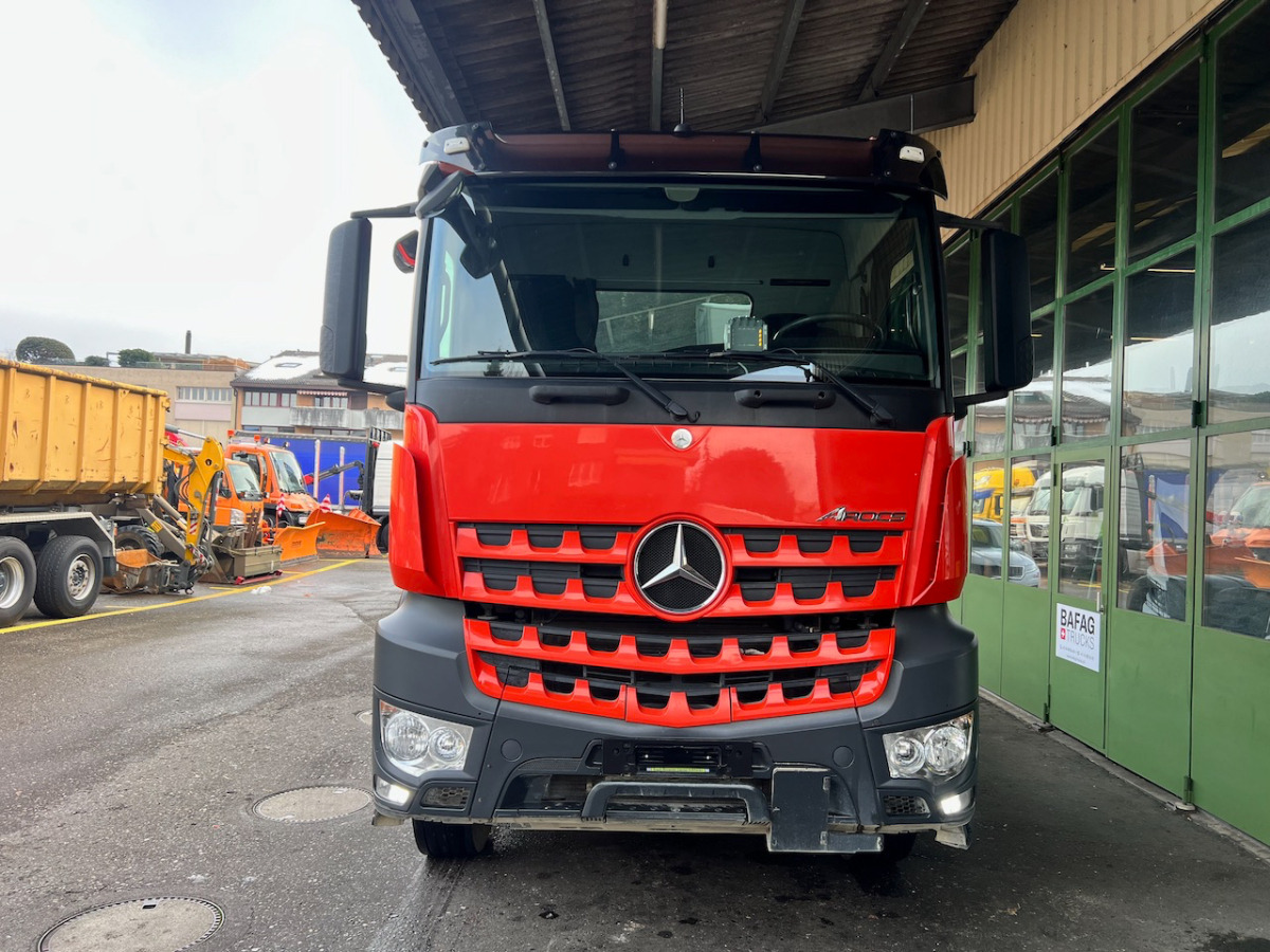 MERCEDES Arocs 2645 - Xe đầu kéo: hình 2 MERCEDES Arocs 2645 - Xe đầu kéo: hình 2