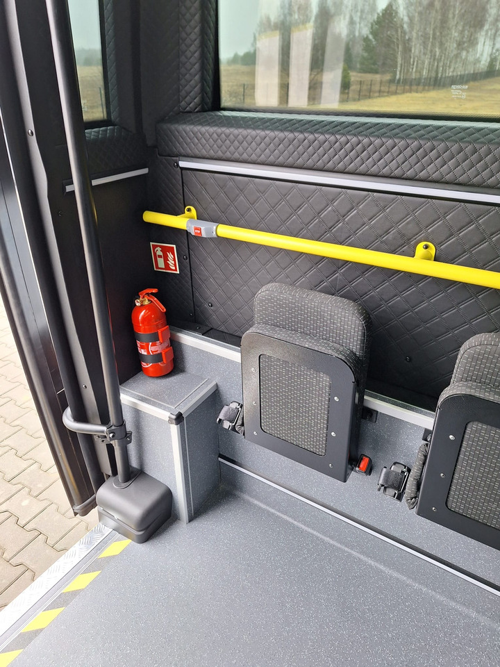 Iveco Daily 65C 22+1+1 - Xe bus đô thị: hình 3 Iveco Daily 65C 22+1+1 - Xe bus đô thị: hình 3