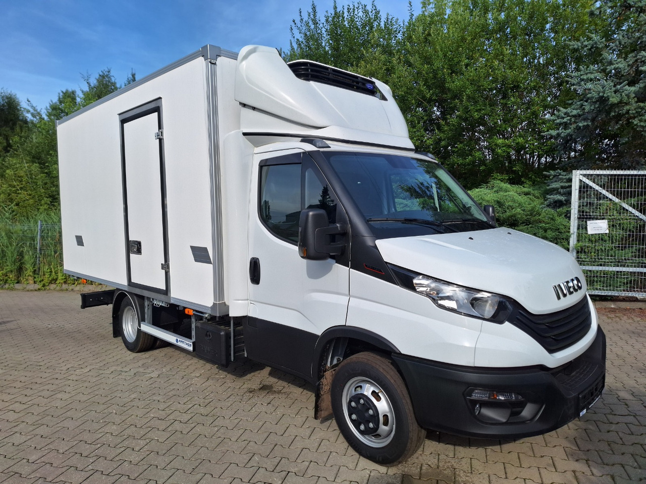 Iveco Daily 70C18 Kühlkoffer LBW BÃR - Xe van đông lạnh: hình 1 Iveco Daily 70C18 Kühlkoffer LBW BÃR - Xe van đông lạnh: hình 1