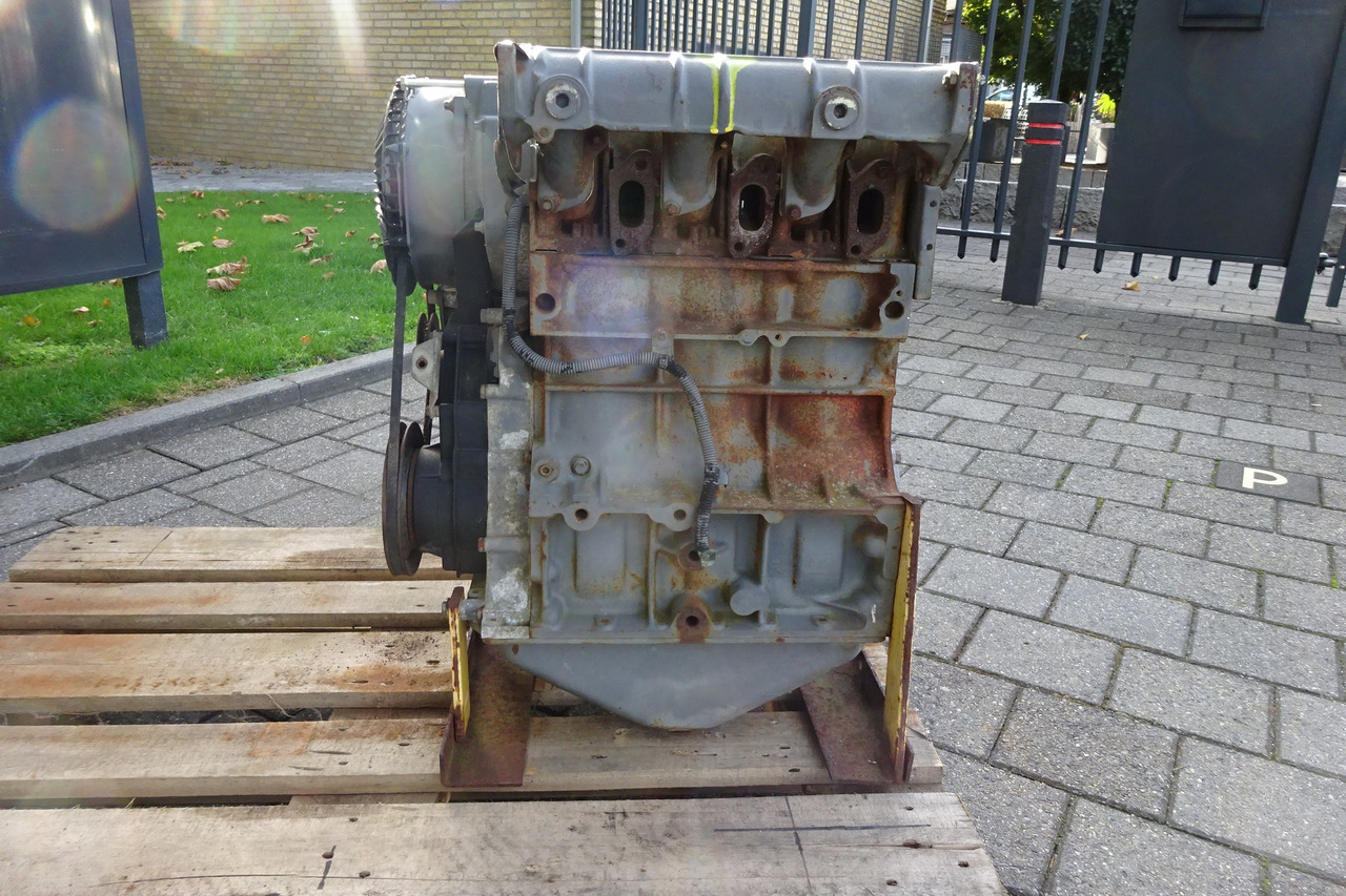 Deutz F 3L 1011F - Động cơ: hình 2 Deutz F 3L 1011F - Động cơ: hình 2