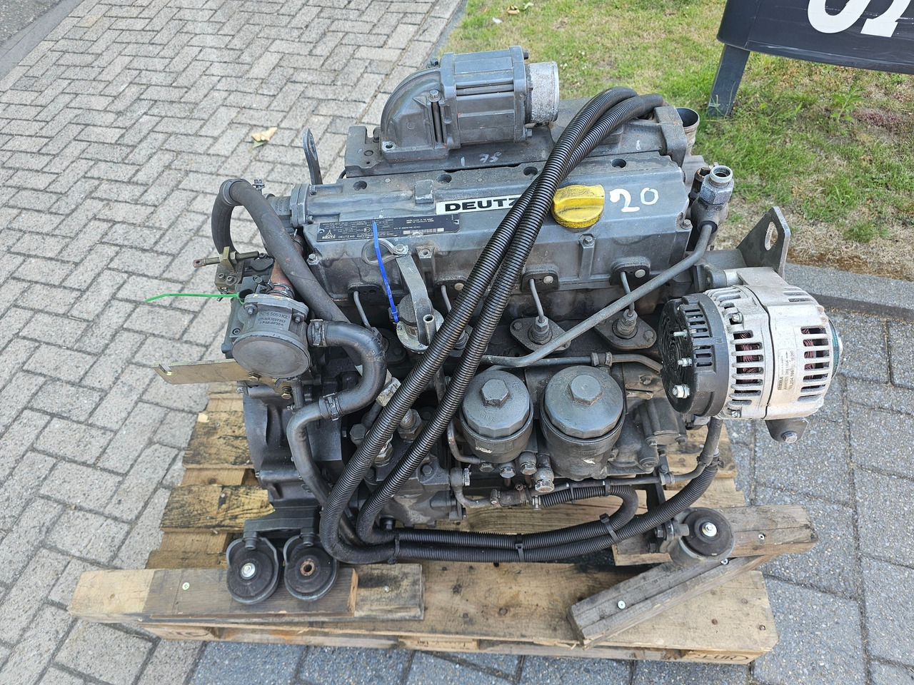 Deutz TCD 2012 L04 2V - Động cơ: hình 2 Deutz TCD 2012 L04 2V - Động cơ: hình 2