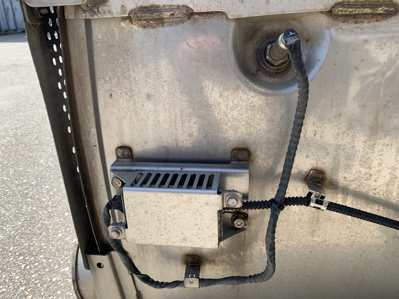 CATALYTIC CONVERTER 230L EURO 5 ACTROS MP3 - Bộ chuyển đổi xúc tác cho Xe tải: hình 3 CATALYTIC CONVERTER 230L EURO 5 ACTROS MP3 - Bộ chuyển đổi xúc tác cho Xe tải: hình 3