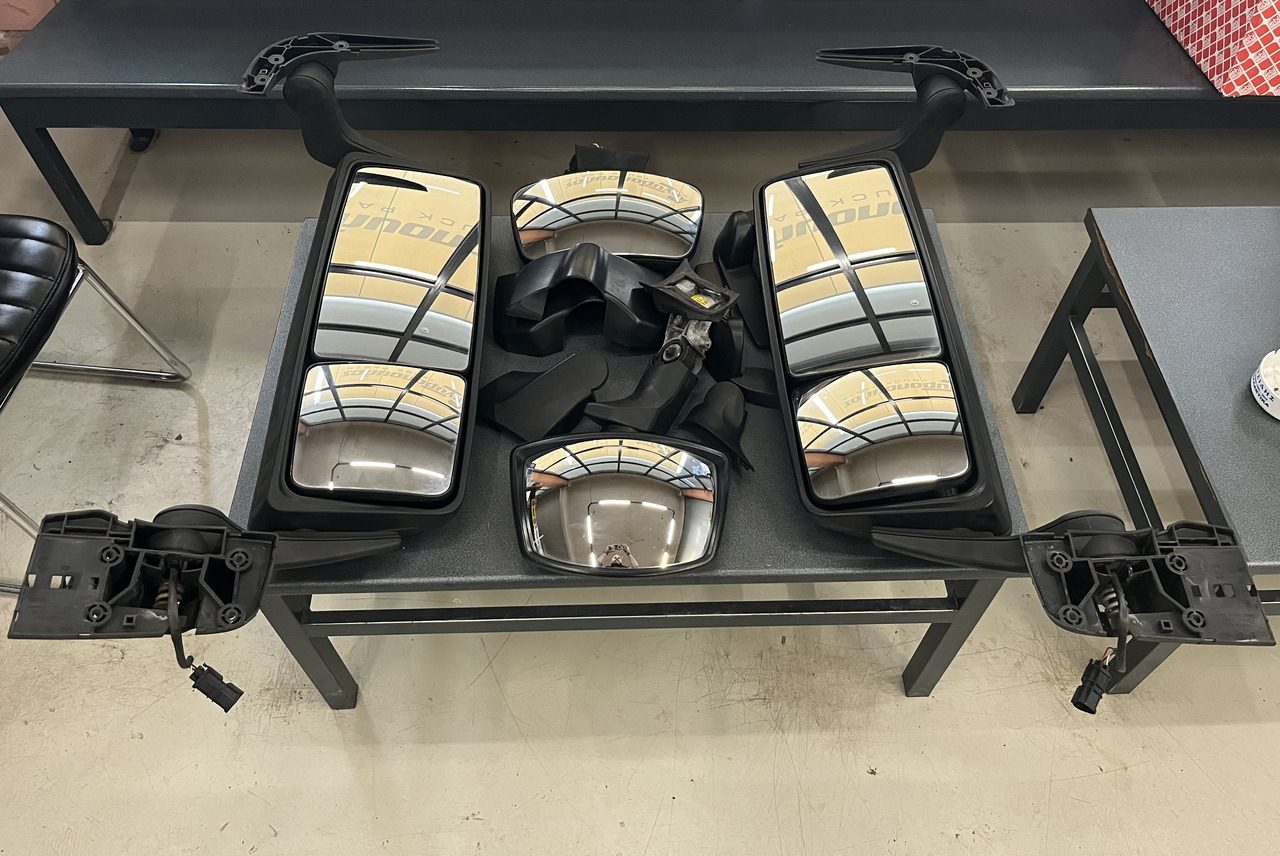 COMPLETE SET OF MIRRORS MAN TGX - Cabin và nội thất cho Xe tải: hình 1 COMPLETE SET OF MIRRORS MAN TGX - Cabin và nội thất cho Xe tải: hình 1