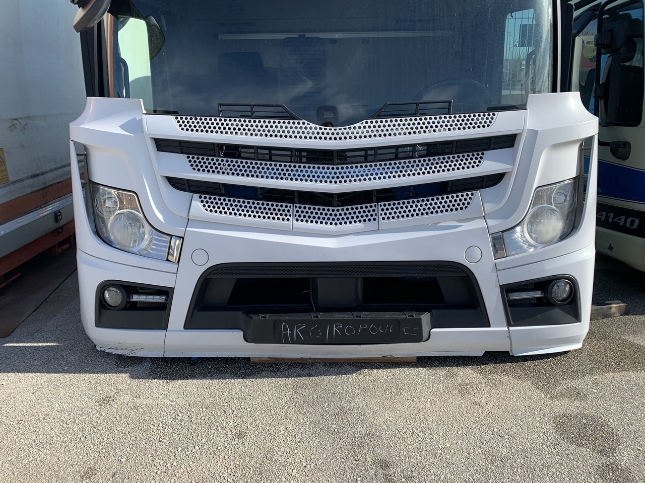 FRONT BUMPER ACTROS MP4 BIG SPACE  - Cản xe cho Xe tải: hình 1 FRONT BUMPER ACTROS MP4 BIG SPACE  - Cản xe cho Xe tải: hình 1