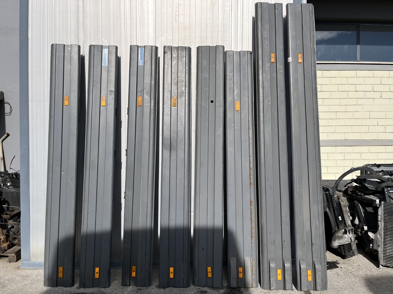 LATERAL UNDERRUN PROTECTION,PROTECTIVE RAIL,SIDE PANELLING, LEFT AND RIGHT MERCEDES-BENZ ATEGO - Khí động học/ Spoiler cho Xe tải: hình 1 LATERAL UNDERRUN PROTECTION,PROTECTIVE RAIL,SIDE PANELLING, LEFT AND RIGHT MERCEDES-BENZ ATEGO - Khí động học/ Spoiler cho Xe tải: hình 1