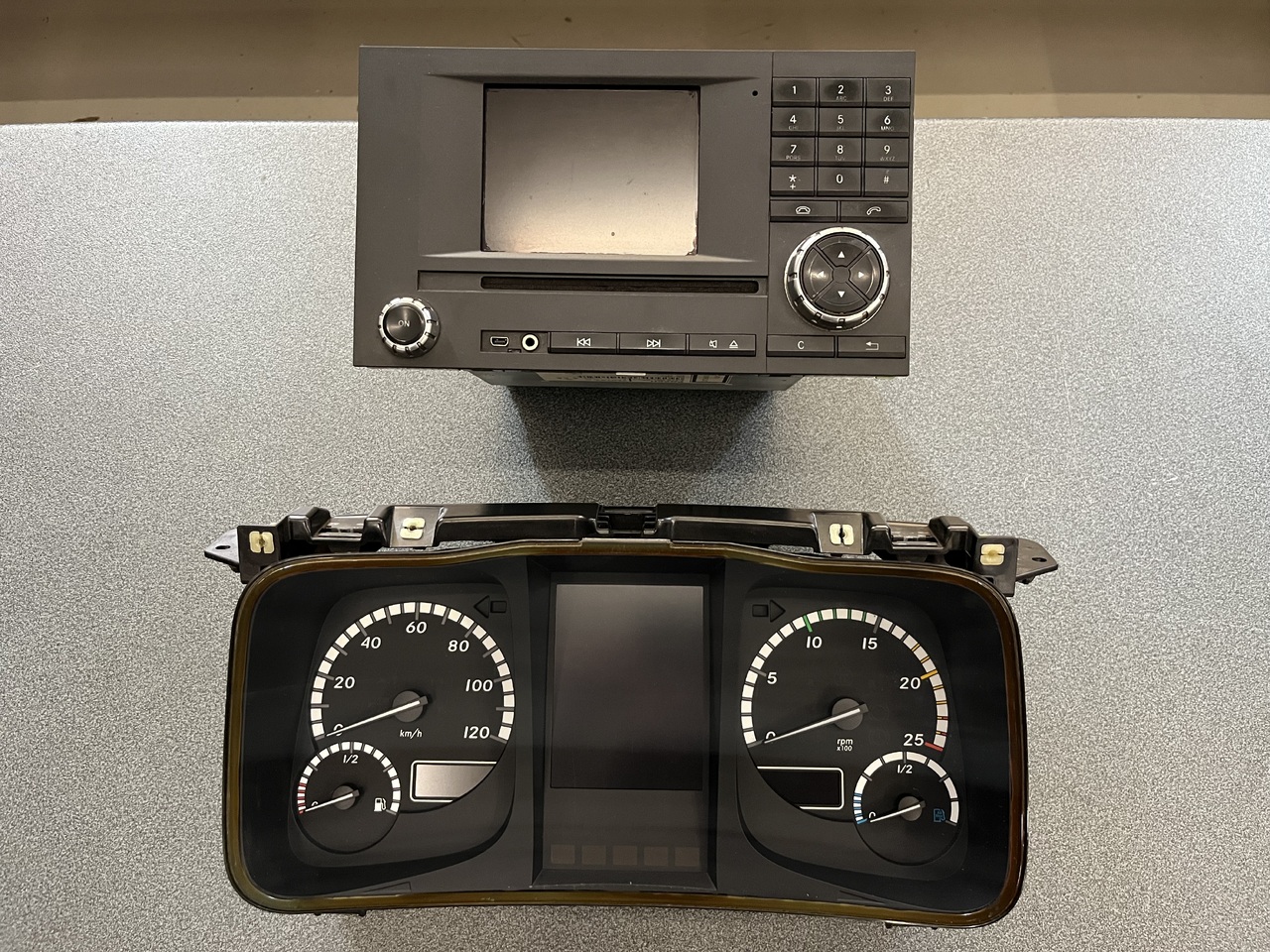 MERCEDES-BENZ ACTROS MP2-MP3-MP4 ELECTRONIC INSTRUMENT - Máy đo tốc độ cho Xe tải: hình 3 MERCEDES-BENZ ACTROS MP2-MP3-MP4 ELECTRONIC INSTRUMENT - Máy đo tốc độ cho Xe tải: hình 3