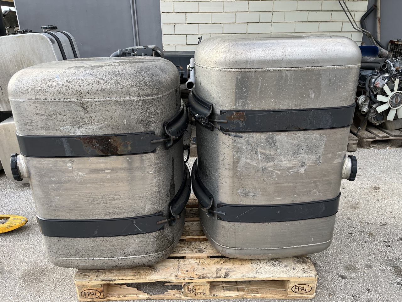 Bình nhiên liệu cho Xe tải MERCEDES-BENZ,MAN ACTROS MP4,TGA,TGX: hình 6