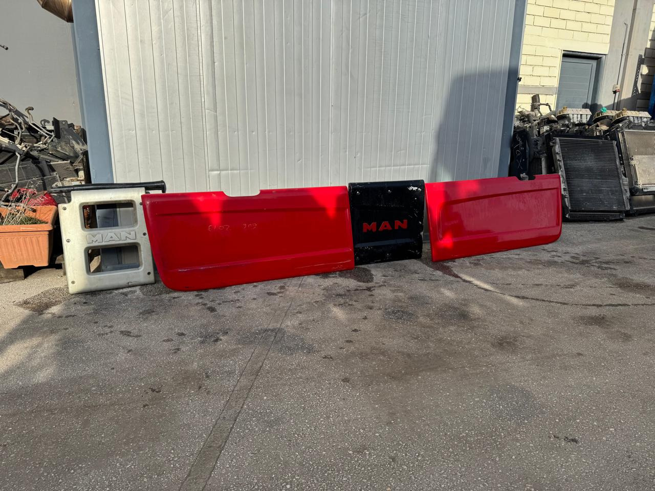 SIDE PANELLING MAN TGX EURO 6 - Phụ tùng: hình 4 SIDE PANELLING MAN TGX EURO 6 - Phụ tùng: hình 4