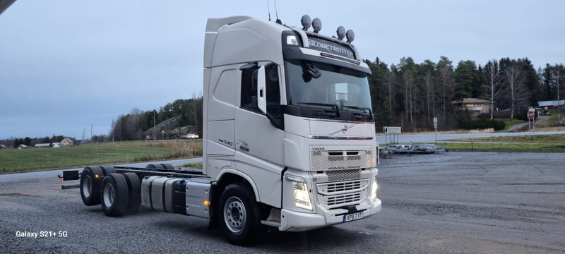 Volvo FH540 6x4 Globe XL - Xe tải khung gầm: hình 2 Volvo FH540 6x4 Globe XL - Xe tải khung gầm: hình 2
