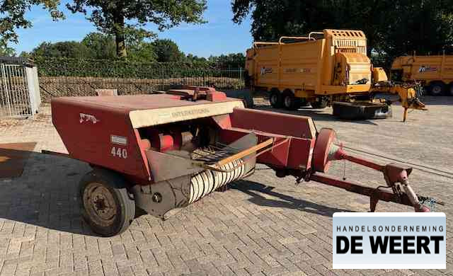 International 440 - Máy đóng kiện vuông: hình 4 International 440 - Máy đóng kiện vuông: hình 4