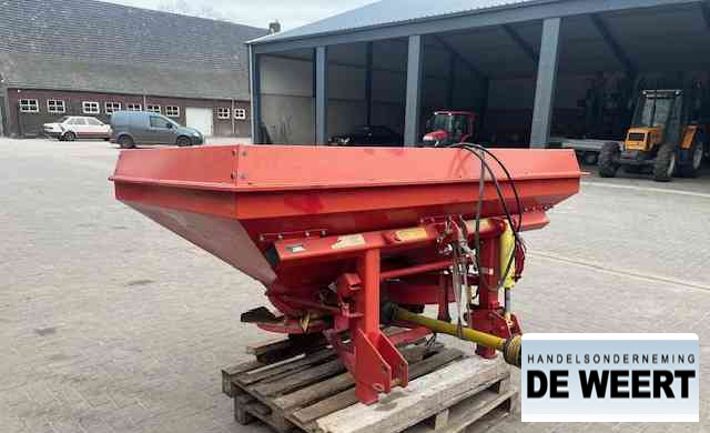 Lely centerliner stooier , front aandrijving - Máy rải phân bón: hình 1 Lely centerliner stooier , front aandrijving - Máy rải phân bón: hình 1