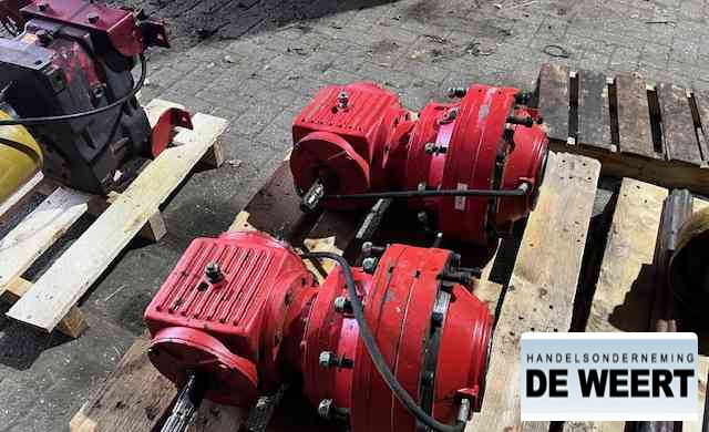 Trioliet tandwielkast , haakse aandrijving , trioliet mengwagen - Hộp số cho Máy móc nông nghiệp: hình 2 Trioliet tandwielkast , haakse aandrijving , trioliet mengwagen - Hộp số cho Máy móc nông nghiệp: hình 2