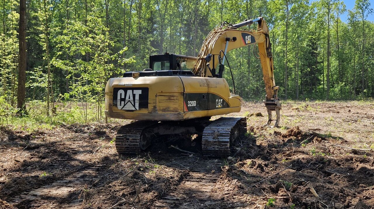 Caterpillar 320D - Máy xúc bánh xích: hình 3 Caterpillar 320D - Máy xúc bánh xích: hình 3