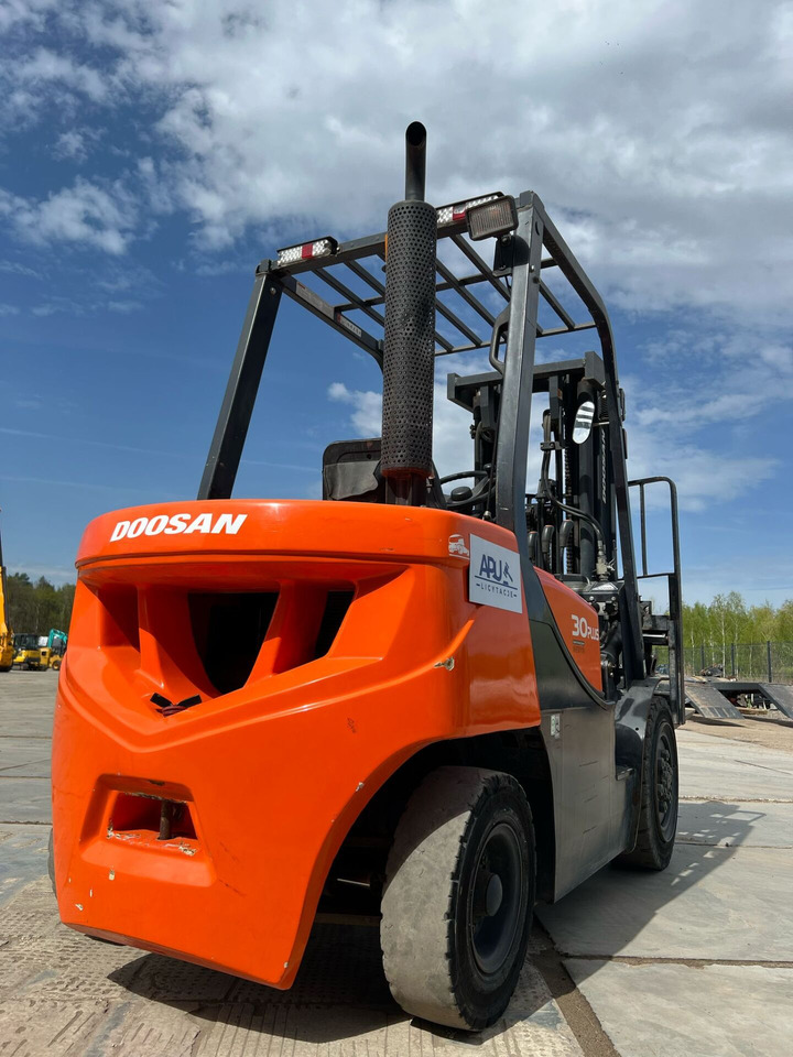 DOOSAN D30 GP - Xe nâng: hình 4 DOOSAN D30 GP - Xe nâng: hình 4