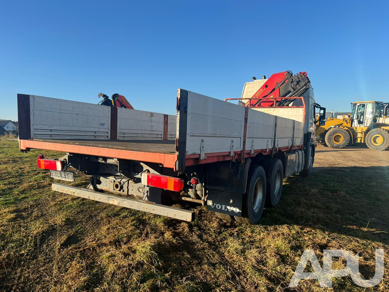 Volvo FM12 - Xe tải thùng lửng/ Phẳng, Xe cẩu tự hành: hình 5 Volvo FM12 - Xe tải thùng lửng/ Phẳng, Xe cẩu tự hành: hình 5
