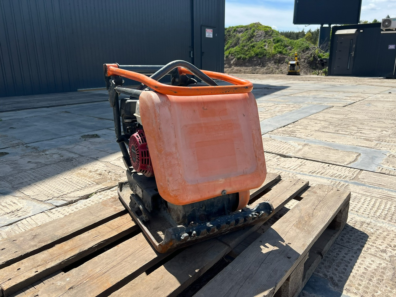 Zagęszczarka ALTRAD BELLE FC4000E PCX13/40 - Đĩa rung: hình 3 Zagęszczarka ALTRAD BELLE FC4000E PCX13/40 - Đĩa rung: hình 3