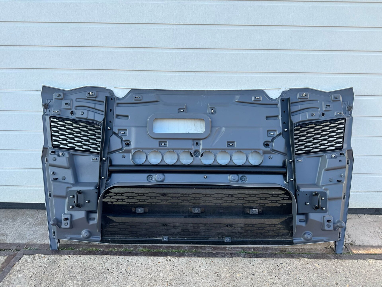 DAF XF NG GRILLE BOVEN COMPLETE | USED | 000238A - Lưới tản nhiệt cho Xe tải: hình 3 DAF XF NG GRILLE BOVEN COMPLETE | USED | 000238A - Lưới tản nhiệt cho Xe tải: hình 3